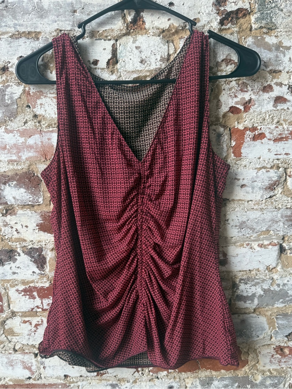 CAbi ‘Sassy Top’ Reversible Ruched V-Neck Sleeveless Tank Top - Burgundy Pattern
